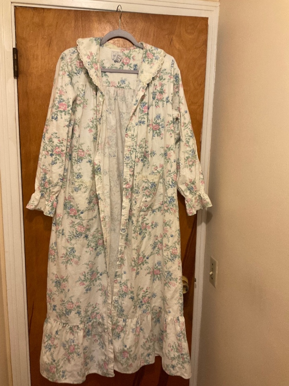 VTG Erika Taylor Cotton Flannel Floral Button Front Nightgown Sz M Off White